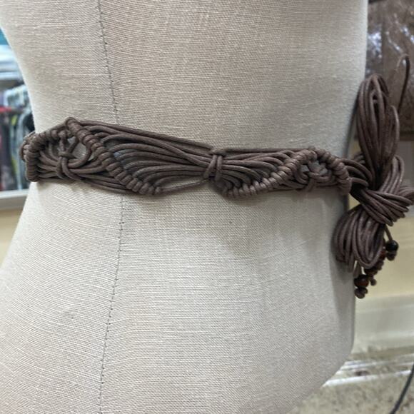 Vintage 12 string women’s one size beaded brown macrame belt - Picture 4 of 5
